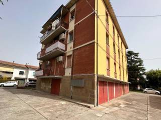 Garage in vendita a budrio via augusto majani