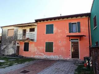 Casa indipendente all'asta a piubega strada san fermo, 72