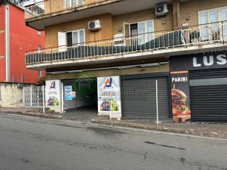 Negozio in vendita a sant'agata li battiati 