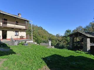 Casa indipendente in vendita a bagnolo piemonte via cave