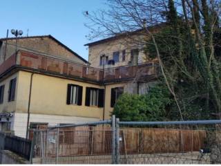 Albergo all'asta ad abbadia san salvatore via gorizia