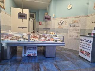 Pescheria in vendita a binasco via giacomo matteotti, 85