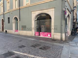 Negozio in affitto a brescia corso magenta