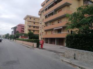 Garage in affitto a pisa via ascanio tealdi, 34