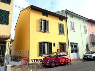 Casa indipendente in vendita a prato via di montemurlo, 16