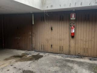 Garage in vendita a cinisello balsamo via carlo villa, 23