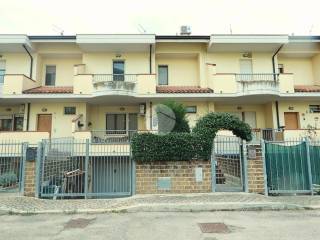 Villa a schiera in vendita a cepagatti via san francesco, 35