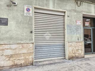 Garage in vendita a taranto via cagliari, 52