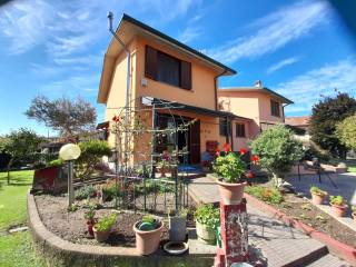 Villa bifamiliare in vendita a casaletto lodigiano piazza martiri per la libertà, 13