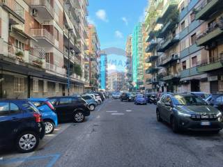 Garage in vendita a napoli via adolfo omodeo, 91b