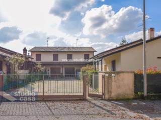 Villa a schiera in vendita a cavenago d'adda via a. de gasperi, 6