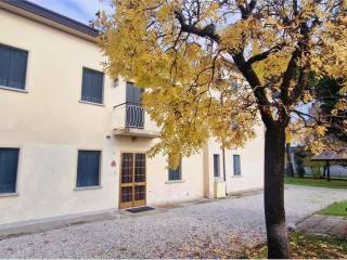 Casa indipendente in vendita a conegliano via dei zoppas, 19