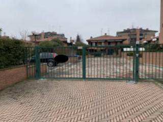 Posto auto in vendita a ferrara via dei cedri, 6, 44123 ferrara fe, italia