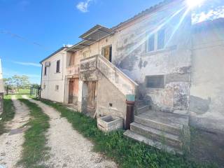 Casa indipendente in vendita a civitaquana contrada colle del popolo