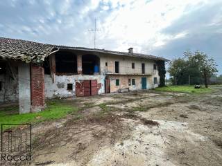 Cascina in vendita a fossano strada vicinale della migliana