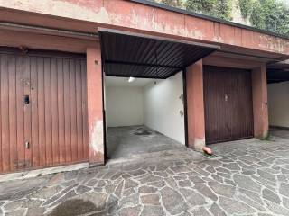 Garage in affitto a verona via goffredo mameli, 10