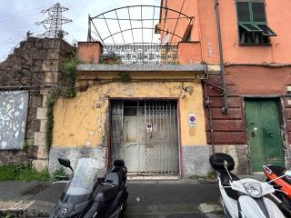 Magazzino in in vendita da privato a genova via teglia