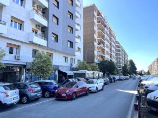 Negozio in affitto a roma viale dei consoli