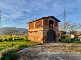 Cascina in vendita a calcinaia via del marrucco,