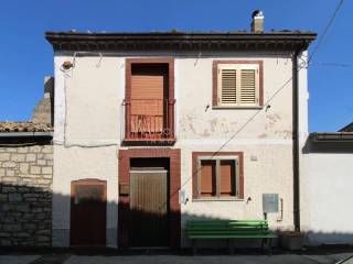 Casa indipendente in vendita a fraine via ruggero da fraine