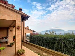 Villa in vendita a montefalco località san clemente