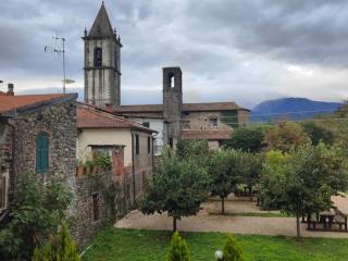 Villa bifamiliare in vendita a villafranca in lunigiana via 1 maggio