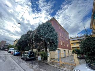 Garage in vendita a bologna via francesco brizzi, 5