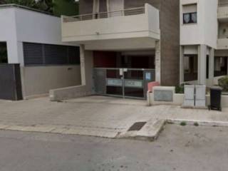 Garage in vendita a triggiano viale aldo moro, 91