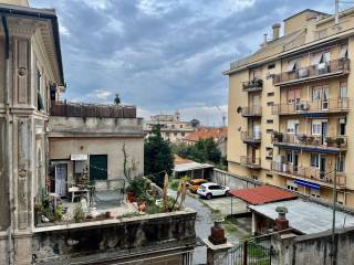 Appartamento in vendita a genova via ettore cadenaccio, 1