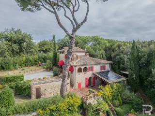 Villa in vendita ad asciano via belvedere