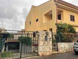 Villa bifamiliare in in vendita da privato a siracusa via sciacca, 8