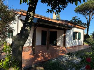 Villa in vendita ad aprilia via vulcano, 26a