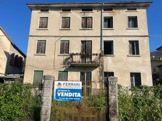 Casa indipendente in vendita a cornedo vicentino via manzoni, 17