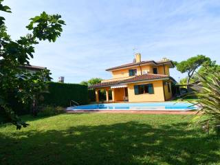 Villa in vendita a rosolina viale toni gardini, 10a