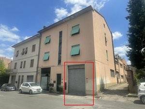 Magazzino all'asta a poggibonsi via gracco del secco 15, poggibonsi, si,