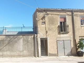 Casa indipendente in vendita a caltanissetta via santa domenica