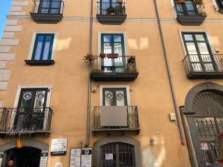 Negozio in affitto a salerno piazza sedile di portarotese, 6