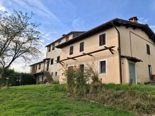 Rustico in vendita a capannori area residenziale san gennaro petrognano - san gennaro