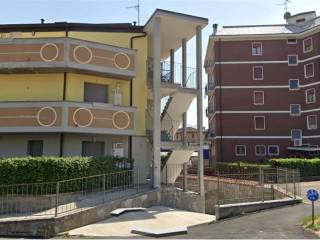 Garage in vendita a carnate via petrarca, 19