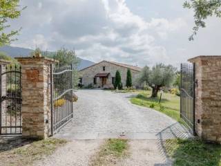 Villa in vendita a cerreto d'esi via venza cunelle