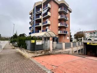 Garage in vendita ad asti via giovanni gerbi, 28