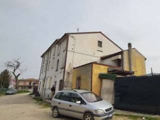 Casa indipendente all'asta a sermide e felonica via milazzo, 265