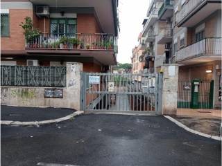 Garage in vendita a roma via degli ontani, 48