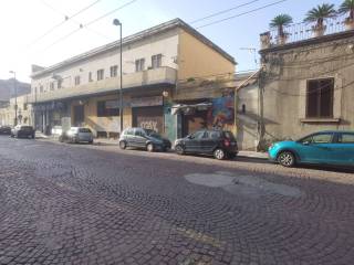 Negozio in vendita a napoli corso san giovanni a teduccio