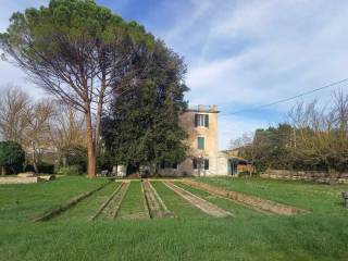 Colonica in vendita ad ancona 