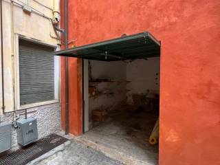 Garage in vendita a verona via dietro filippini, 11