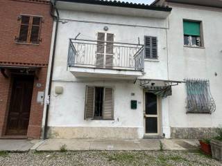 Casa indipendente in vendita ad alessandria via casale, 29a