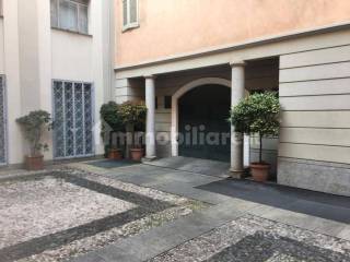 Posto auto in vendita a milano corso di porta romana, 55