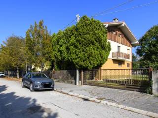 Villa in vendita a gorizia via ugo foscolo