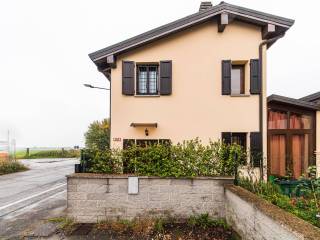 Casa indipendente in vendita a castelfranco emilia via piumazzo, 108